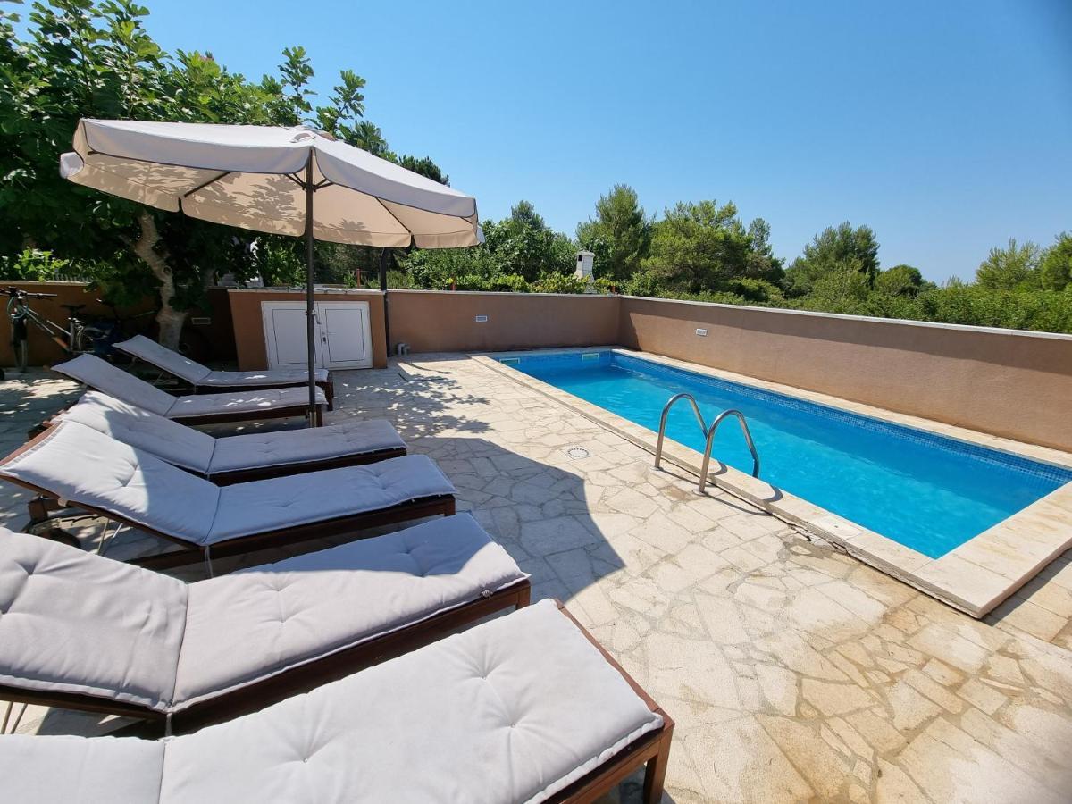 Apartments Bagic Vir Exterior foto