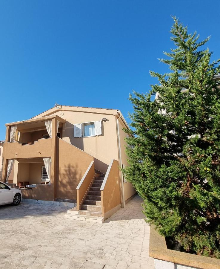 Apartments Bagic Vir Exterior foto